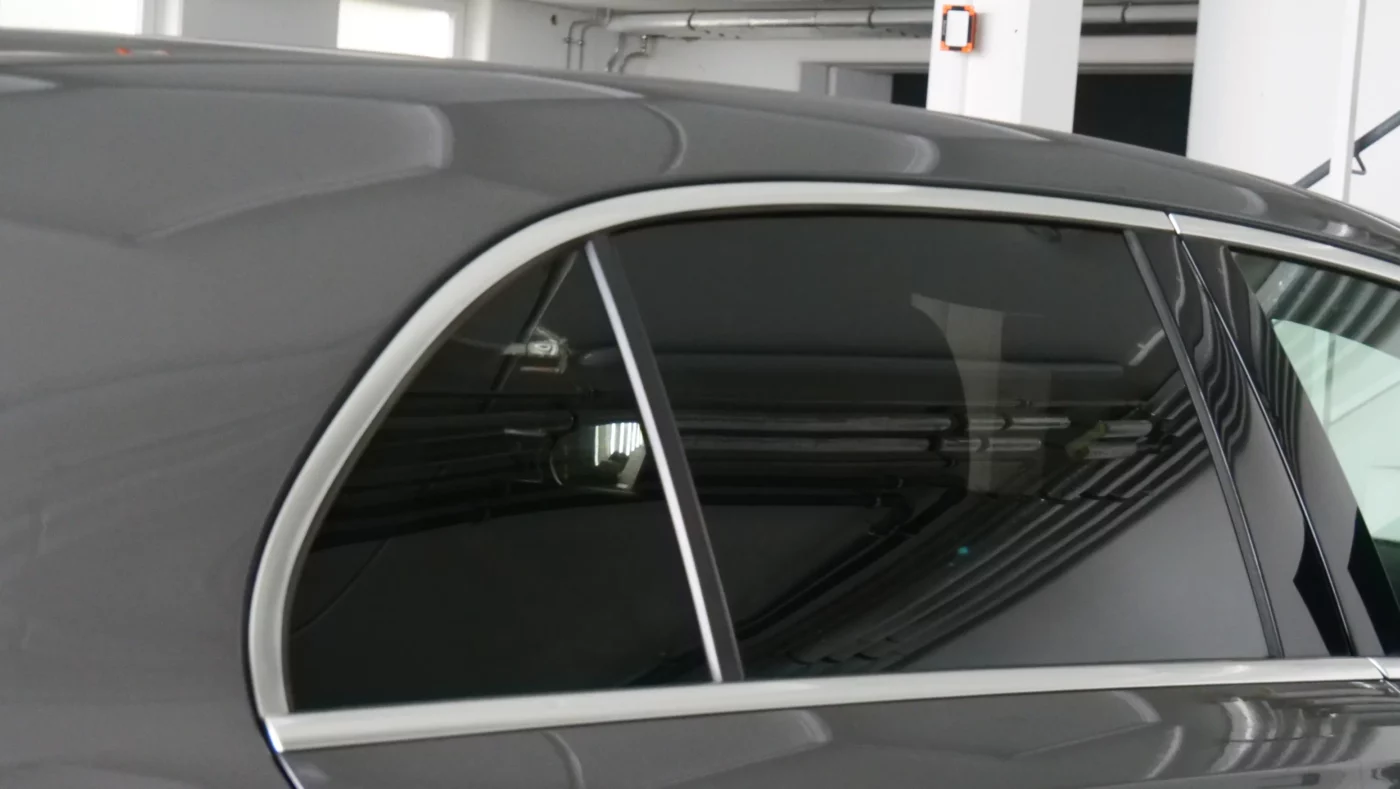 Mercedes nach der Scheibentönung bei Boss Cars