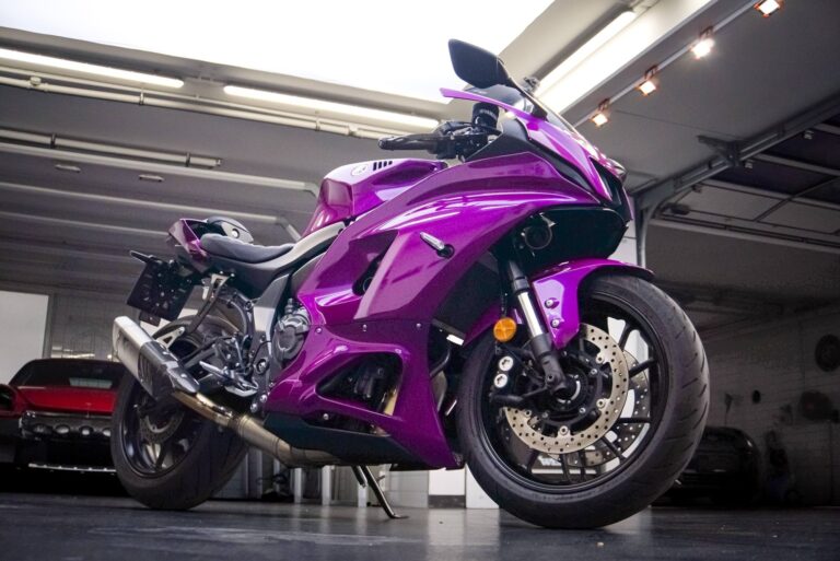 Motorrad-Folierung Yamaha R7 in Violett
